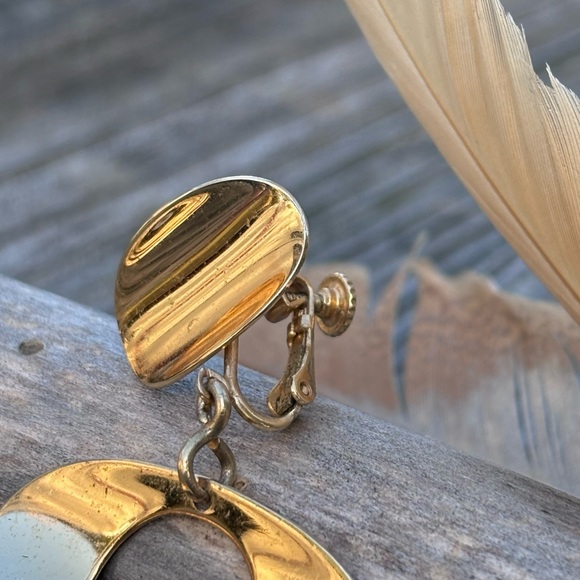 Vintage Napier Tiered Oval Clip On Earrings! - Picture 7 of 8